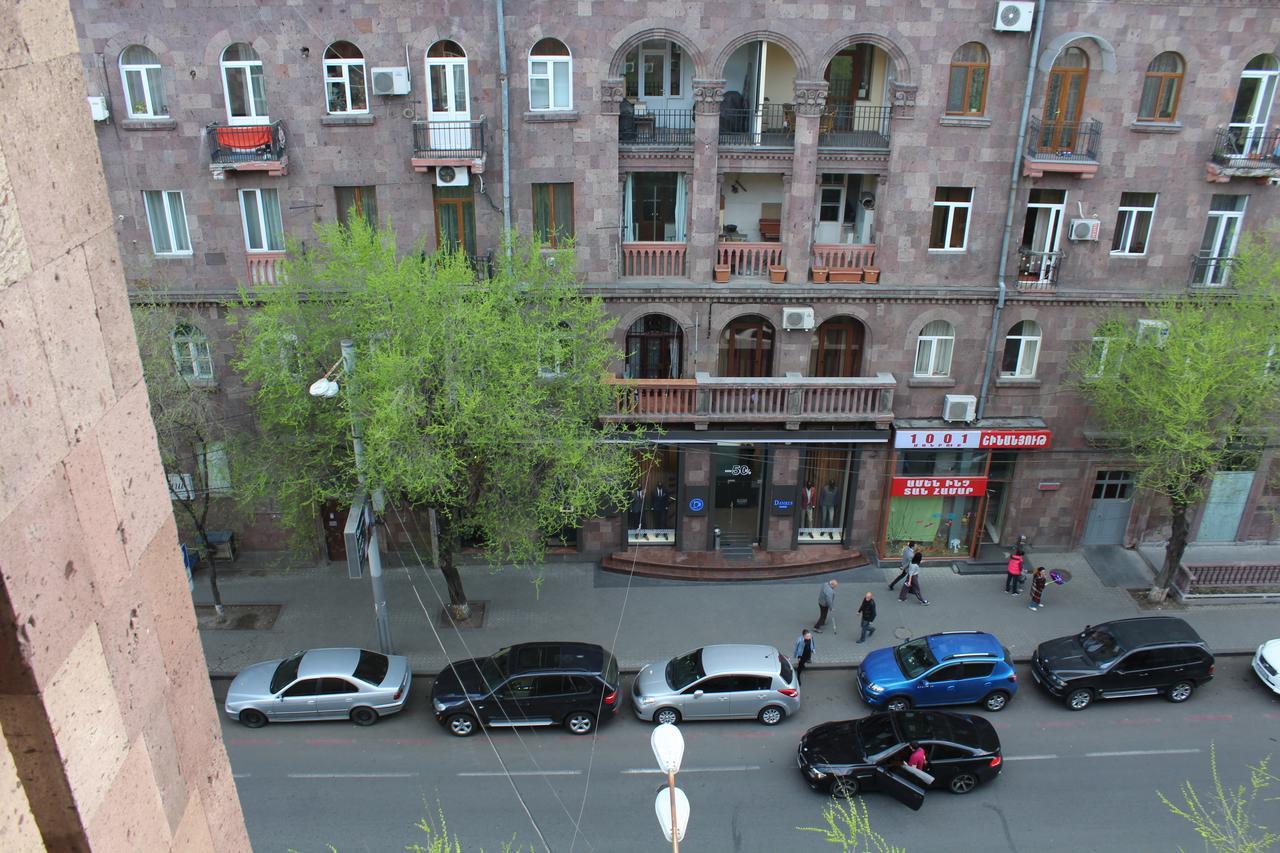 Super Location - Shared Bathroom And Kitchen Yerevan Luaran gambar